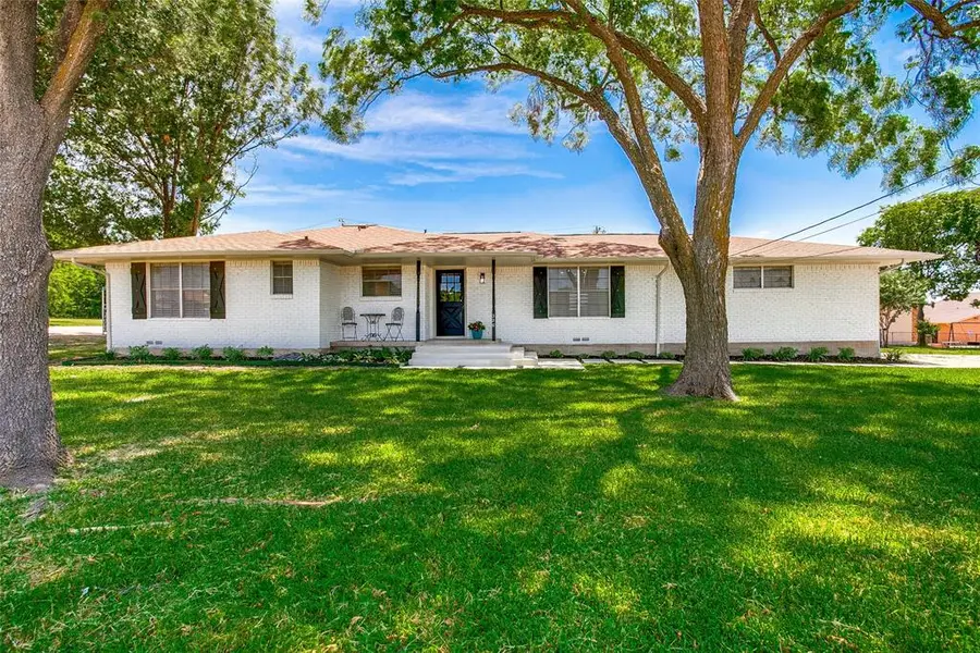 220 N Town East Boulevard, Sunnyvale, TX 75182