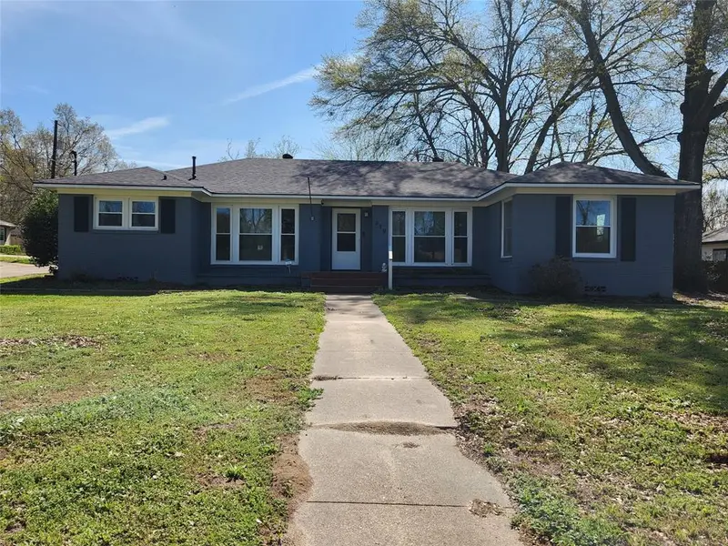319 E Hubbard Street, Lindale, TX 75771