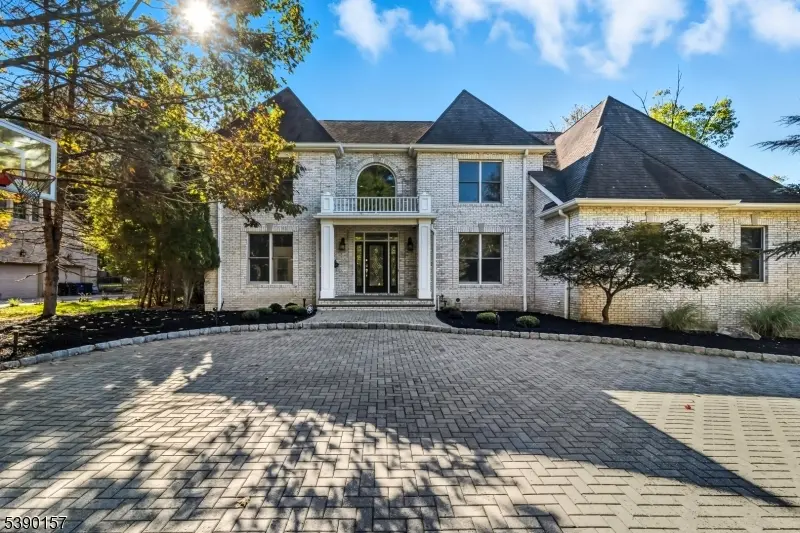 32 Moeser Pl, Old Tappan Boro, NJ 07675