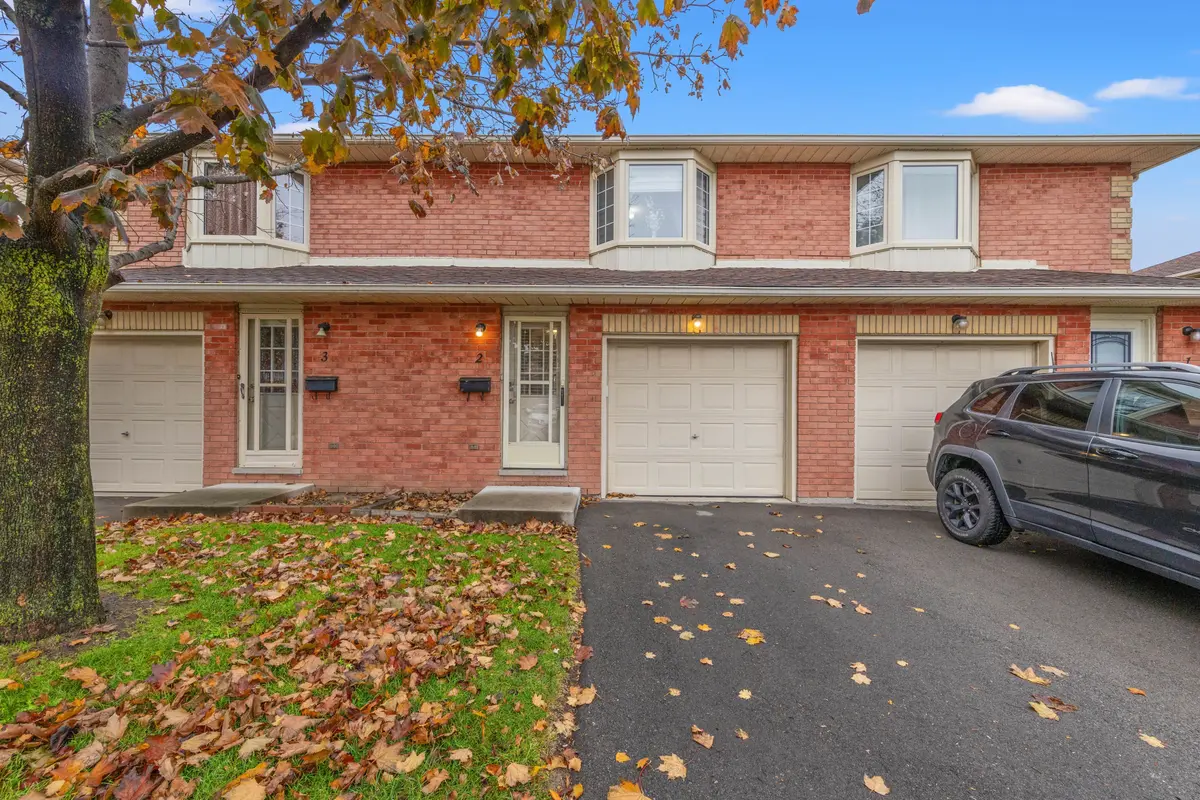 280 Limeridge RD E #2, Hamilton, ON L9A 2S7