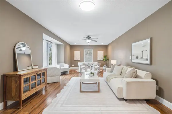 1665 Knoll Ct, Ely, IA 52227