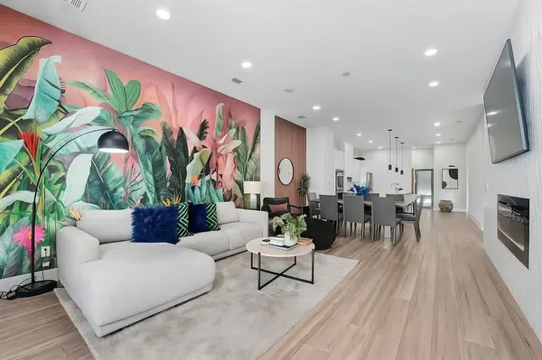 2425 Crossman Avenue, Dallas, TX 75212