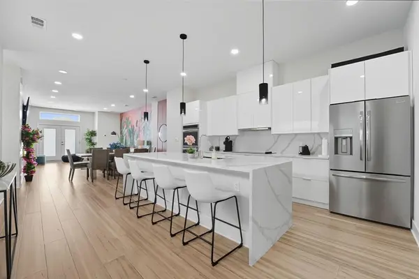 2425 Crossman Avenue, Dallas, TX 75212