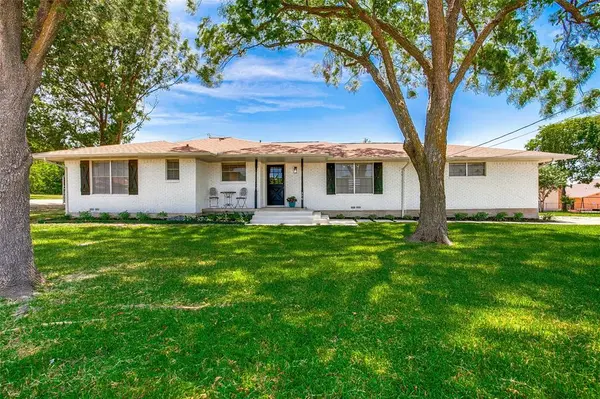 220 N Town East Boulevard, Sunnyvale, TX 75182