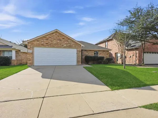 2413 Hawkwood Court, Fort Worth, TX 76123