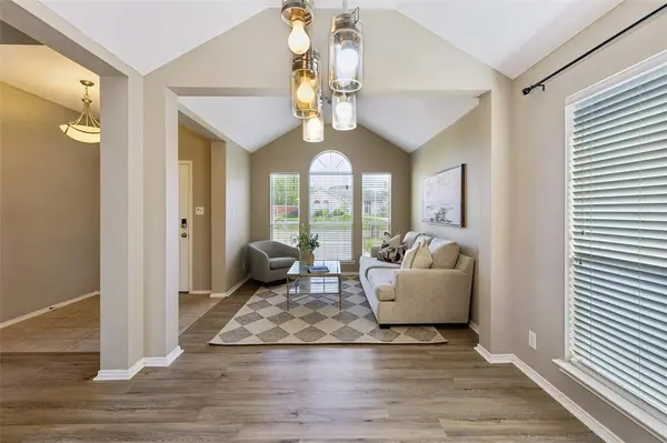 3202 Creekside Drive, Sachse, TX 75048