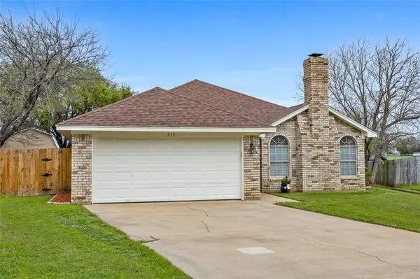 512 Oak Ridge Court, Crowley, TX 76036