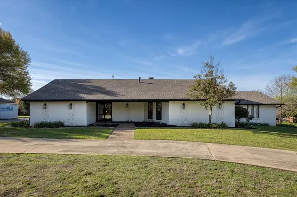 7520 Hewitt Street, North Richland Hills, TX 76182