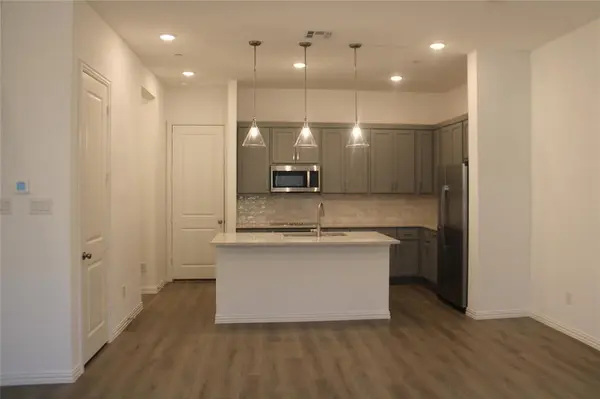 628 Blue Ridge Drive, Mansfield, TX 76063