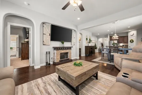 1004 Brownford Drive, Fort Worth, TX 76028