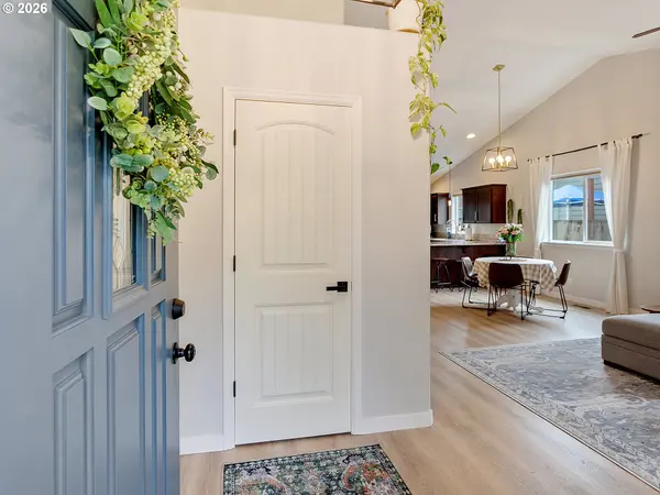 1722 ELK RIVER ST NW, Salem, OR 97304