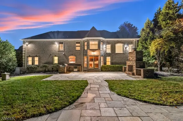 32 Moeser Pl, Old Tappan Boro, NJ 07675