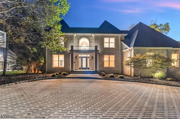 32 Moeser Pl, Old Tappan Boro, NJ 07675