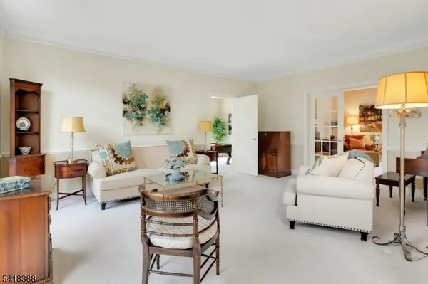 15 Spring Lake Dr, Chester Twp., NJ 07931