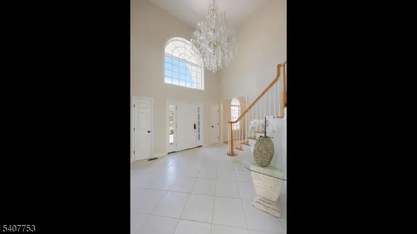 57 Briarwood Dr, Warren Twp., NJ 07059