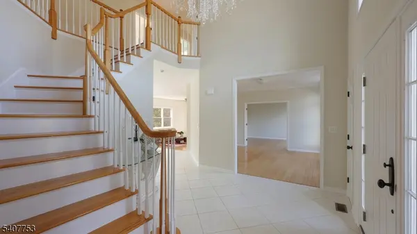 57 Briarwood Dr, Warren Twp., NJ 07059