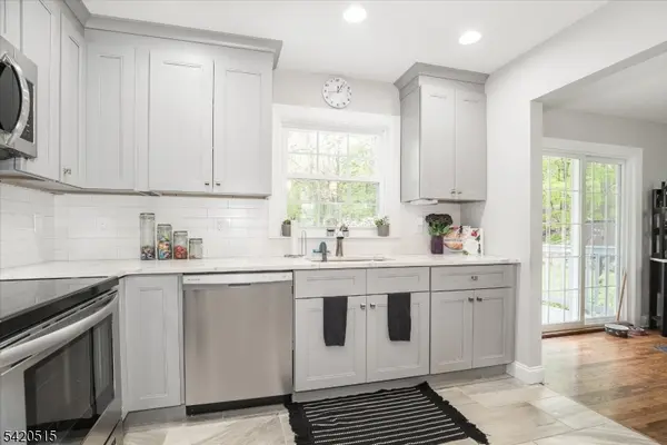 506 Durban Ave, Hopatcong Boro, NJ 07843