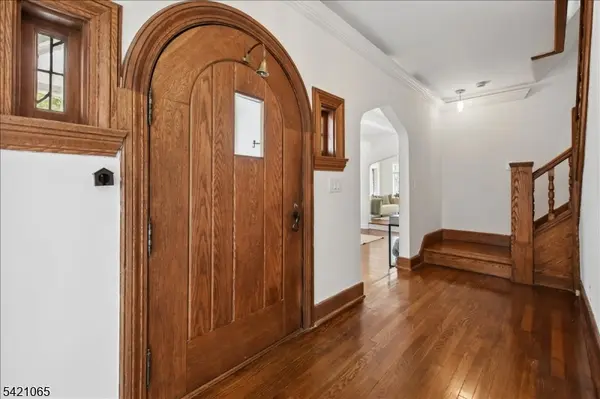 27 Barnsdale Rd, Millburn Twp., NJ 07078