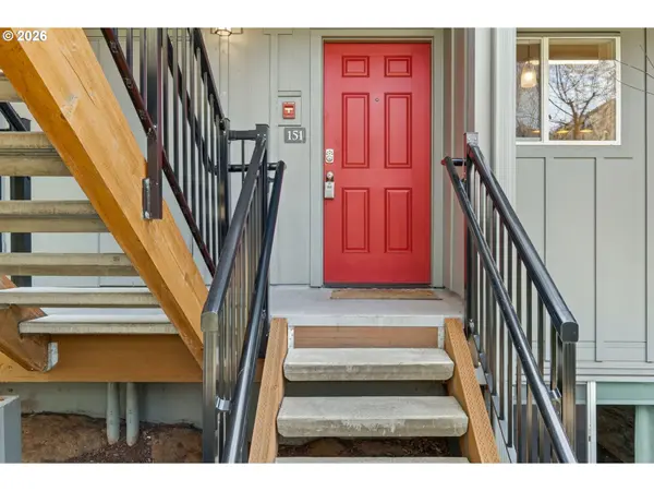 4 TOUCHSTONE #151, Lake Oswego, OR 97035