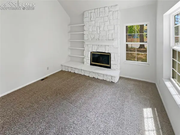 412 Cobblestone DR, Colorado Springs, CO 80906