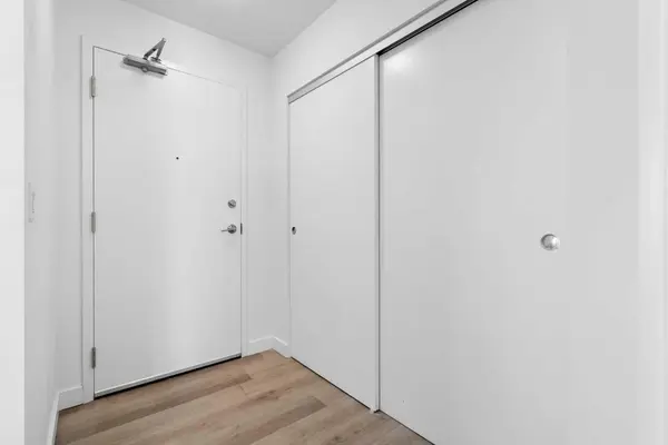 455 1 AVE NE #401, Calgary, AB T2E 0B3