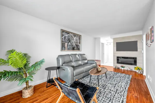 1350 York Mills RD ##1805, Toronto C13, ON M3A 2A1