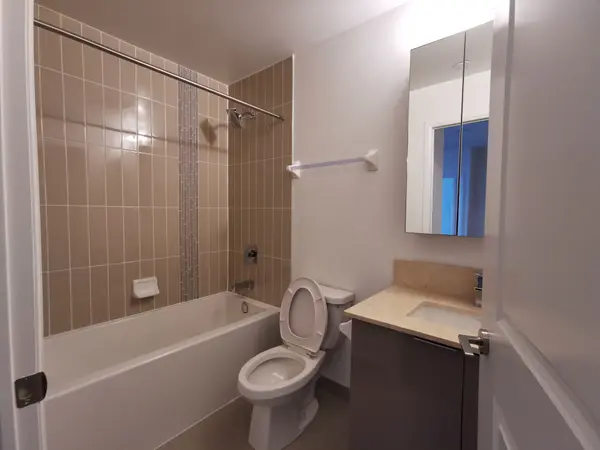 99 Eagle Rock WAY #708, Vaughan, ON L6A 1P9