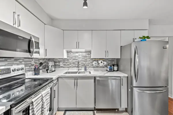 280 Limeridge RD E #2, Hamilton, ON L9A 2S7