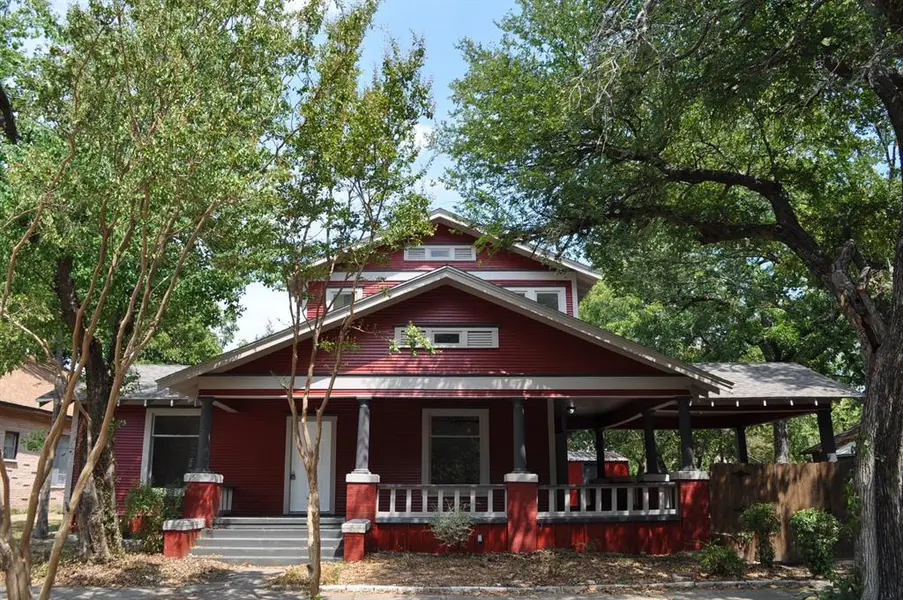 708 N Mckinney Street, Ennis, TX 75119