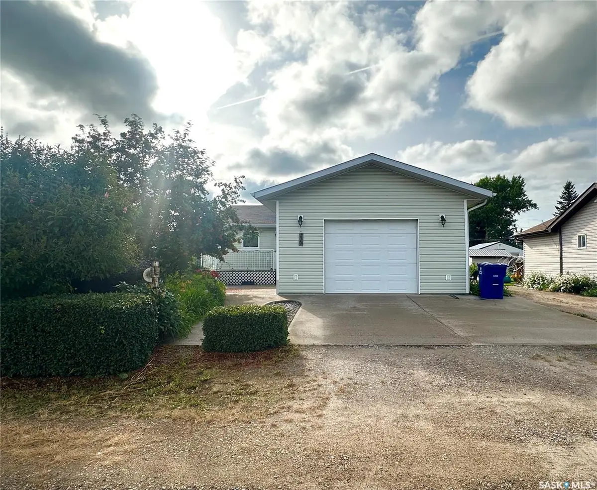 220 3rd STREET E, Spiritwood, SK S0J 2M0