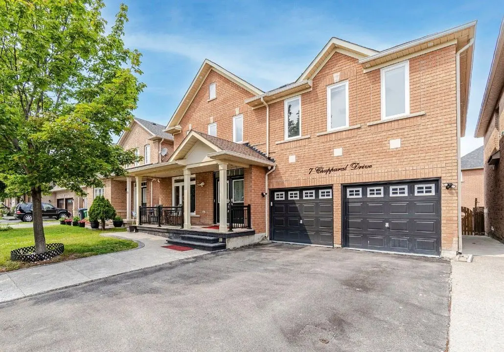 7 Chapparal DR, Brampton, ON L6R 3C5