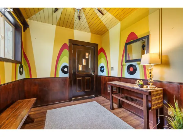 7070 NE 7TH PL, Portland, OR 97211