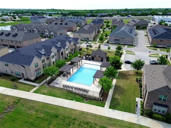 695 Vista Del Lago Drive, Lewisville, TX 75067