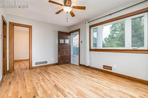 1129 N Cedar ST, Colorado Springs, CO 80903