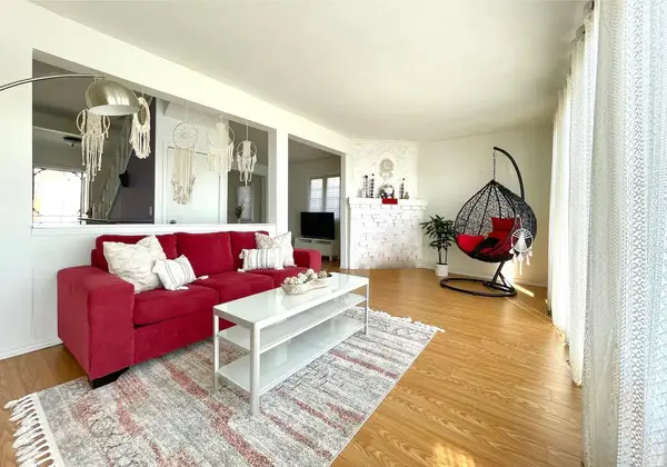 59 Muskoka AVE, Oshawa, ON L1J 1A1