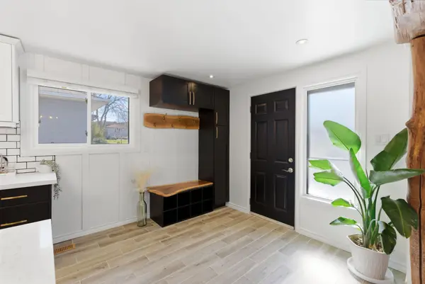 1202 Norman CT, Oshawa, ON L1H 7X2