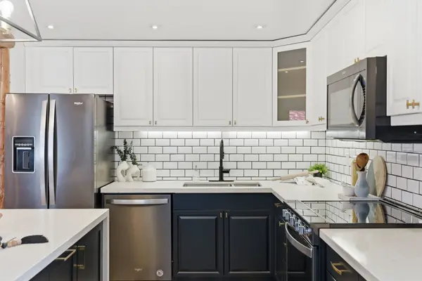 1202 Norman CT, Oshawa, ON L1H 7X2