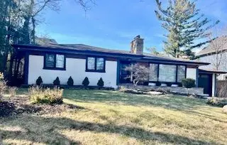 54 Leisure LN, Richmond Hill, ON L4C 4X1