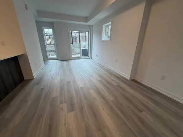 3 Bancroft LN #219, Richmond Hill, ON L4E 1M1