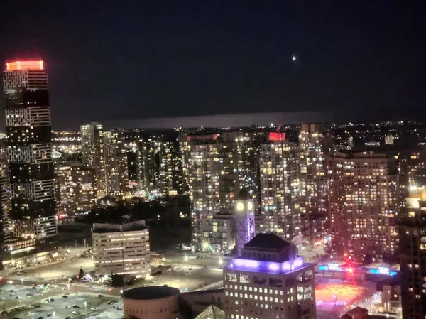 395 Square One DR #4307, Mississauga, ON L5B 0P6