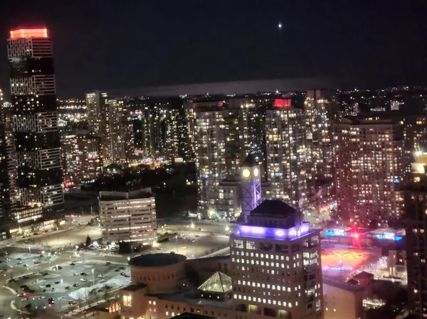 395 Square One DR #4307, Mississauga, ON L5B 0P6