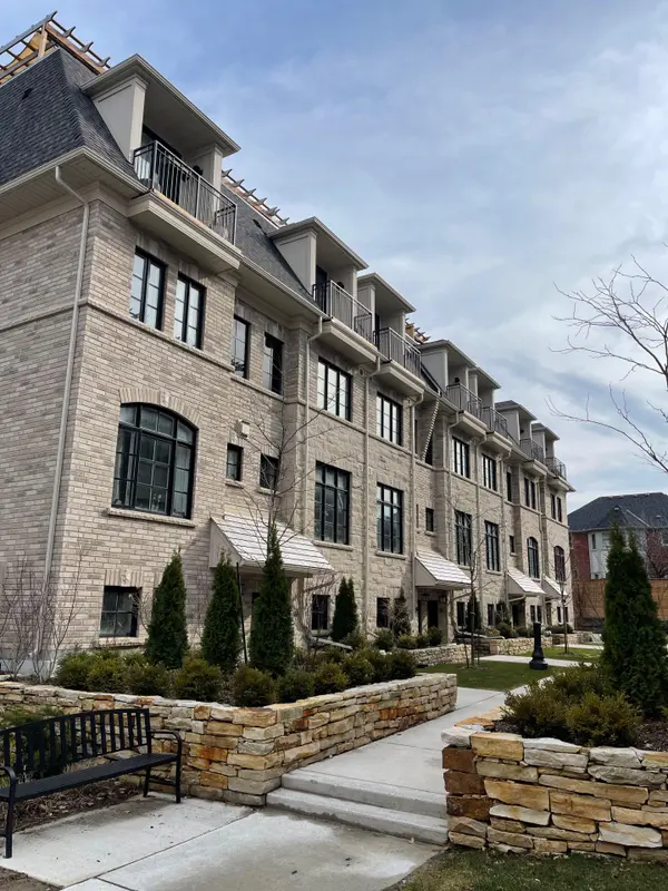 40 Lunar CRES #72, Mississauga, ON L5M 2R5