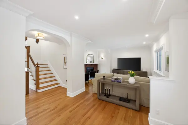 498 Queen Elizabeth DR, Glebe - Ottawa East And Area, ON K1S 3N4