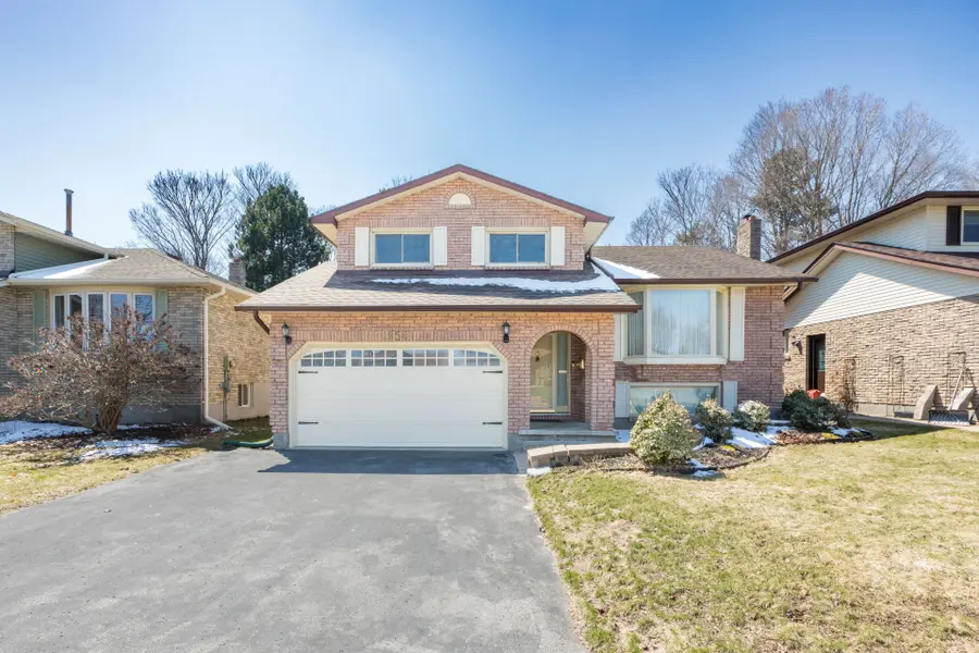 254 Athabasca ST, Oshawa, ON L1H 8E4