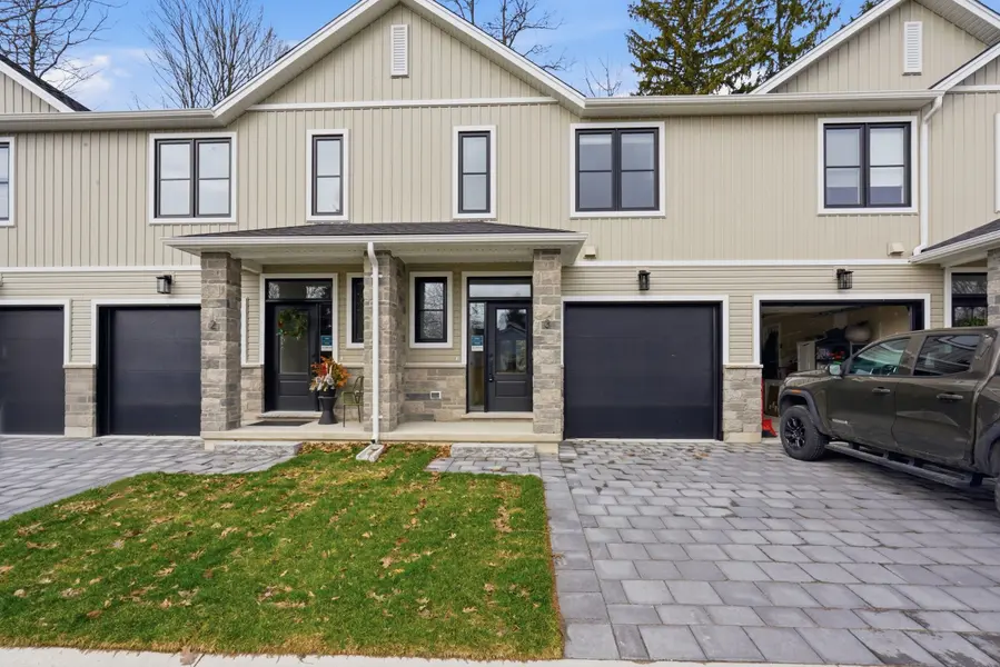 279 HILL ST #3, Central Elgin, ON N5L 0C4