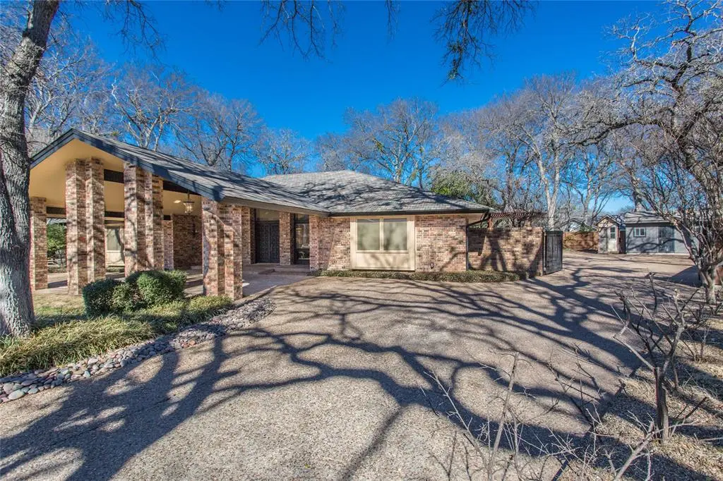 5805 Havenwood Court, Fort Worth, TX 76112