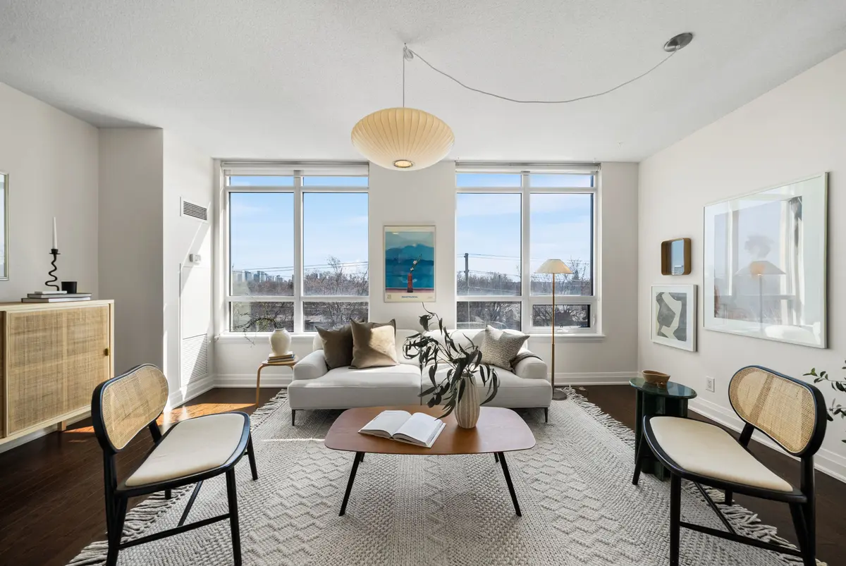 520 Steeles AVE W #611, Vaughan, ON L4J 0H2