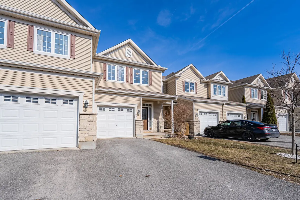 602 Pamplona Private, Barrhaven, ON K2J 5T3