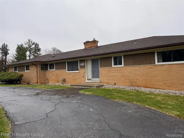 28438 San Marino DR, Southfield, MI 48034