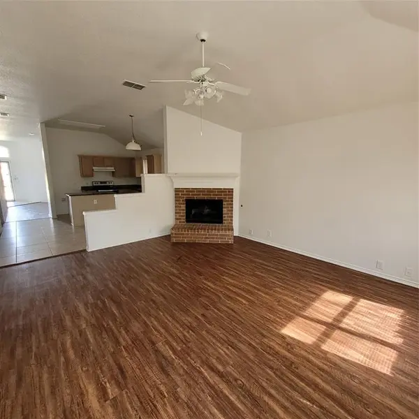 825 Stafford Station Drive, Saginaw, TX 76131